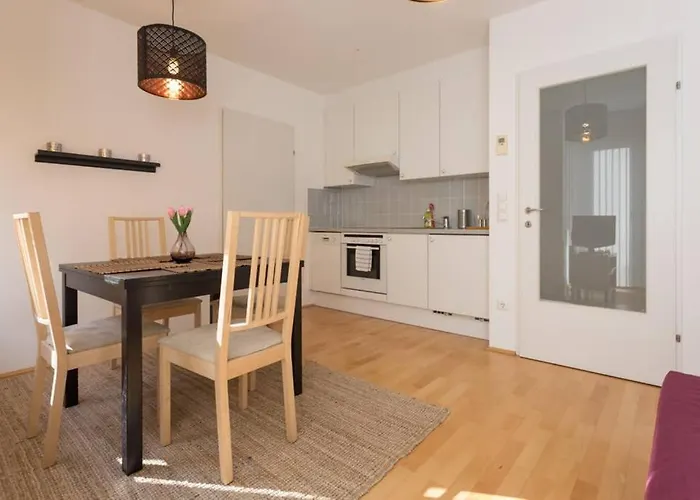 Bright In Hip & High Quality Neighborhood Apartment Wien